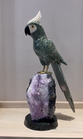 Emerald-Green Cockatoo Hand-Carved in Serpentinite, Black Onyx, and Dolomite on a Raw Amethyst Druse (Size L)