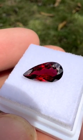 Natural Rhodolite Garnet Pear Cut - 2.24 cts (12.59 x 6.25 mm)