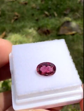 Natural Rubelite Tourmaline Oval Cut - 0.85 cts (7.29 x 5.20 mm)